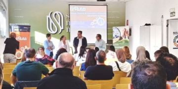 El programa EnRuta reúne en Archidona a 80 personas desempleadas