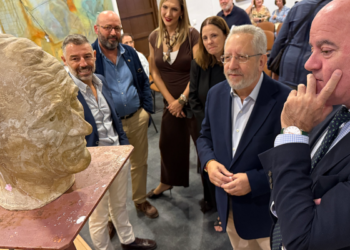 La Academia de Antequera presenta un libro y un busto en memoria de Antonio Parejo