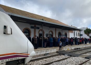 La estación de Pedrera podría recuperar su vestíbulo antes de Navidad