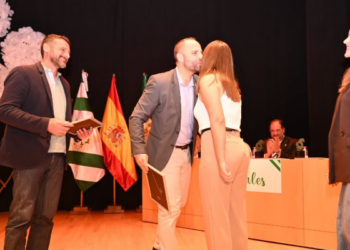 Ardales reconoce a colectivos y vecinos en el aniversario de su concesión como Villa