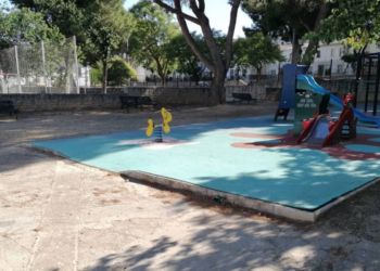 El parque infantil de Los Remedios estrenará juegos y pavimento en Antequera