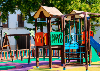 Osuna destina más de 337.000 euros a renovar parques infantiles y calles